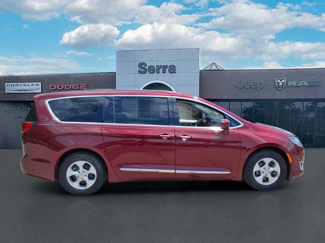 Used 2017 Chrysler Pacifica Touring-L Plus FWD image 8