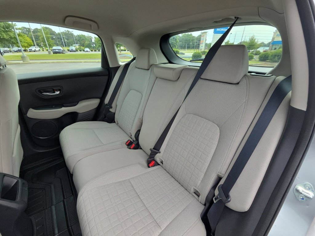 Used 2025 Honda HR-V LX image 12