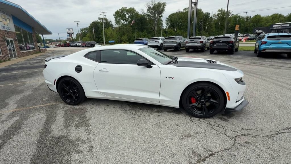 Used 2023 Chevrolet Camaro LT RWD image 9