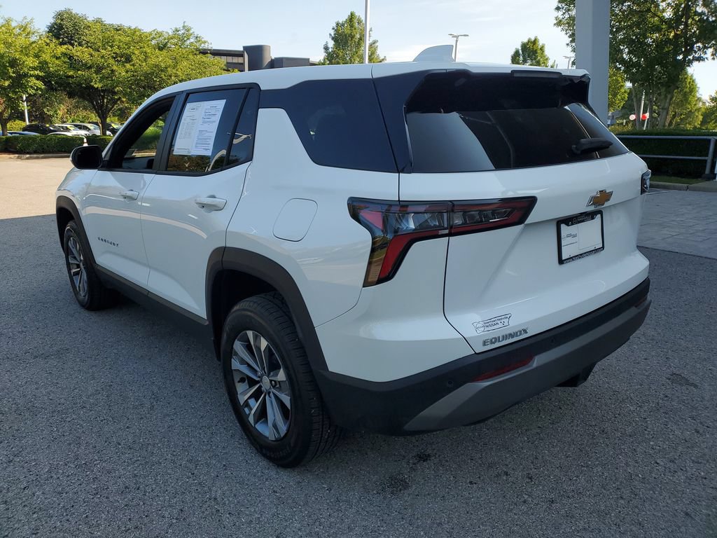 Used 2026 Chevrolet Equinox LT FWD image 3