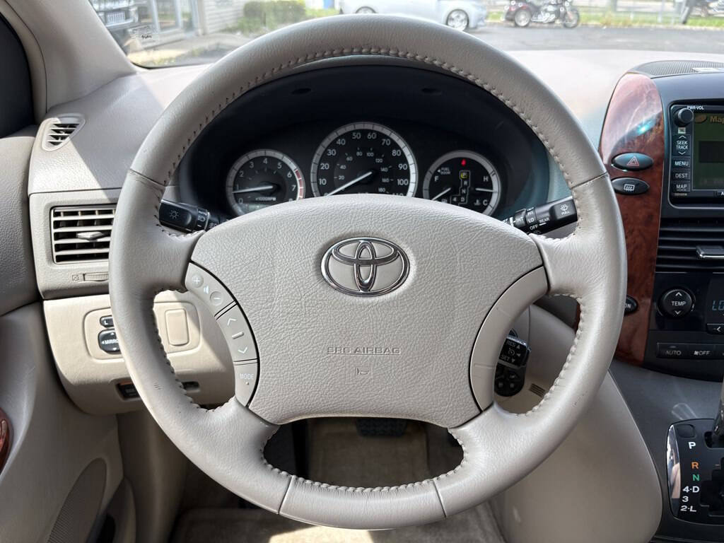 Used 2005 Toyota Sienna XLE FWD image 20
