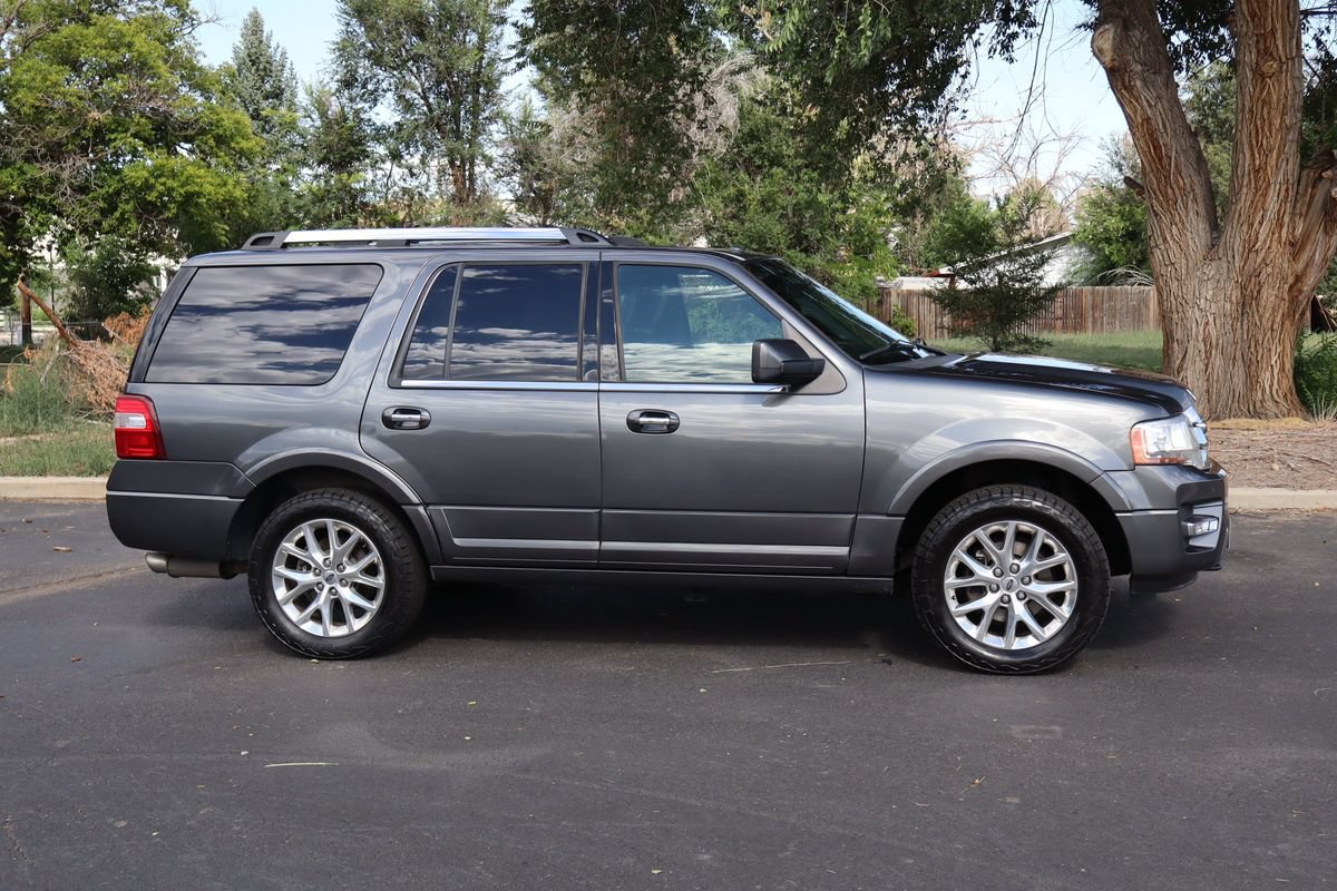 Used 2015 Ford Expedition Limited w/ Equipment Group 301A AWD/4WD image 3