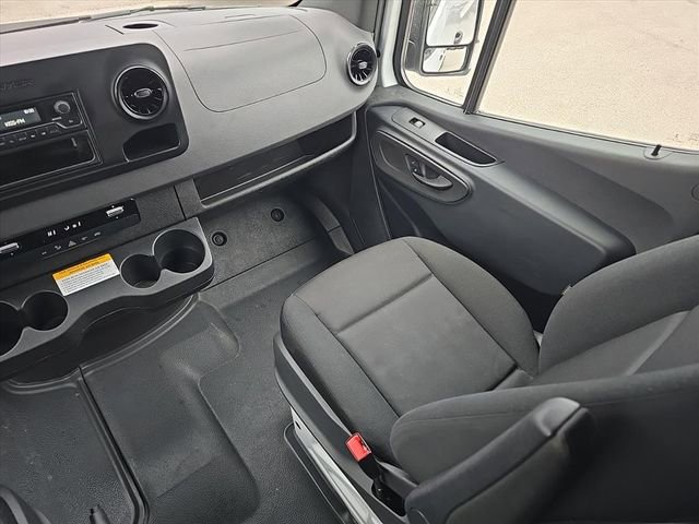 Used 2023 Mercedes-Benz Sprinter 144 Cargo image 20