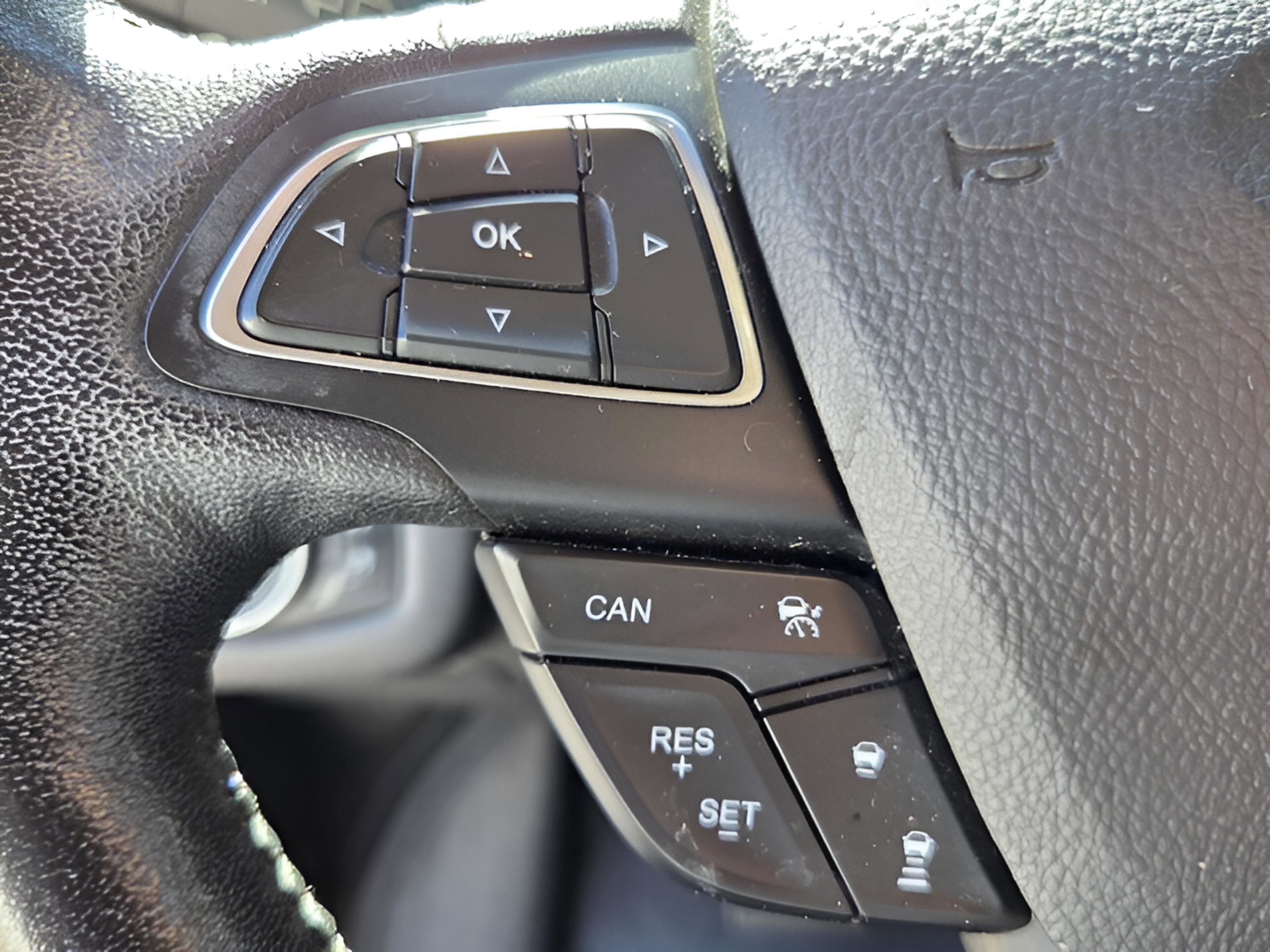 Used 2018 Ford Escape SEL w/ Ford Safe & Smart Package image 11