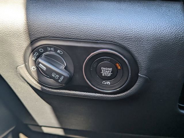 Used 2023 Maserati Levante Modena image 32