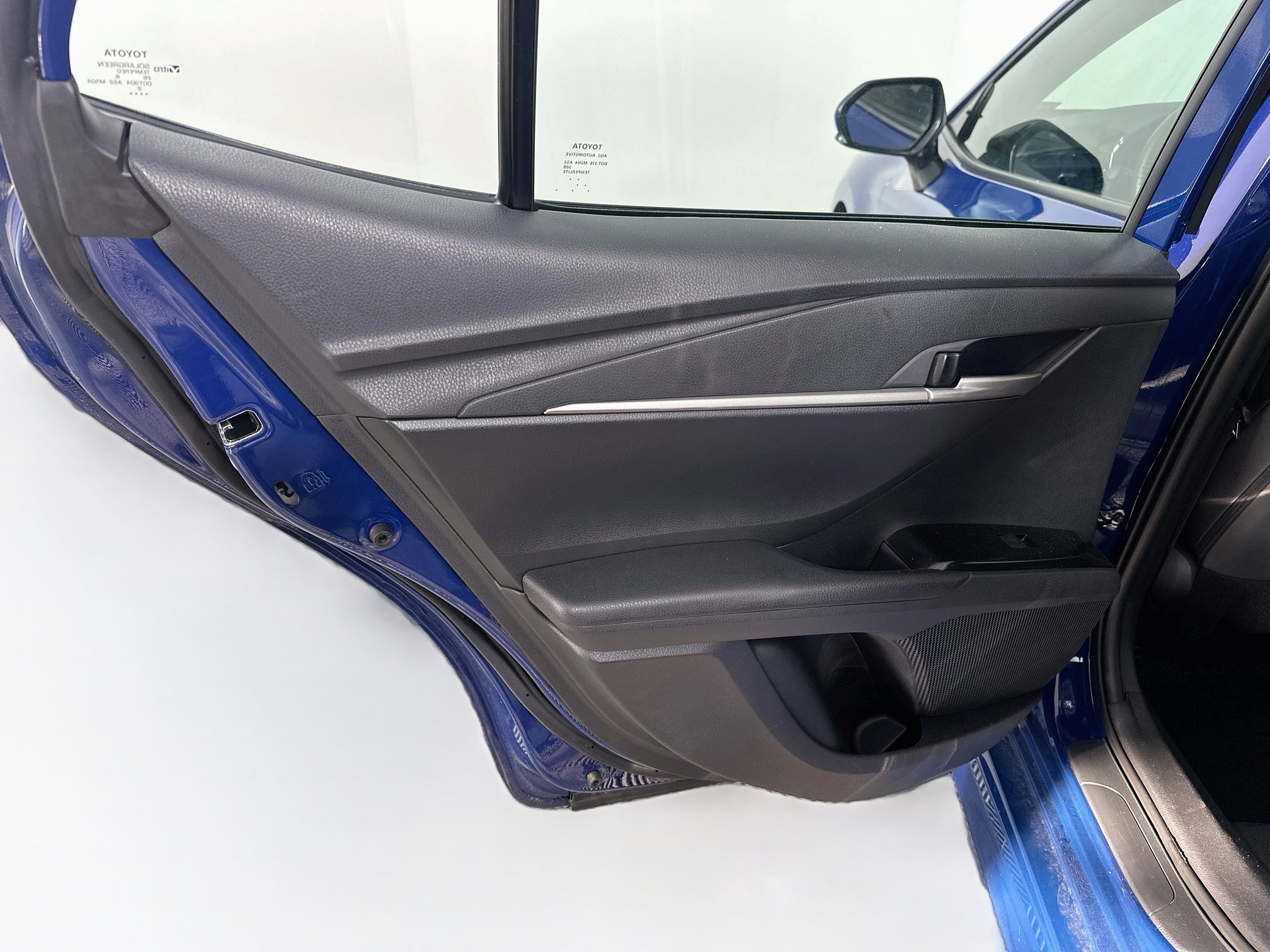 Used 2026 Toyota Camry SE FWD image 27