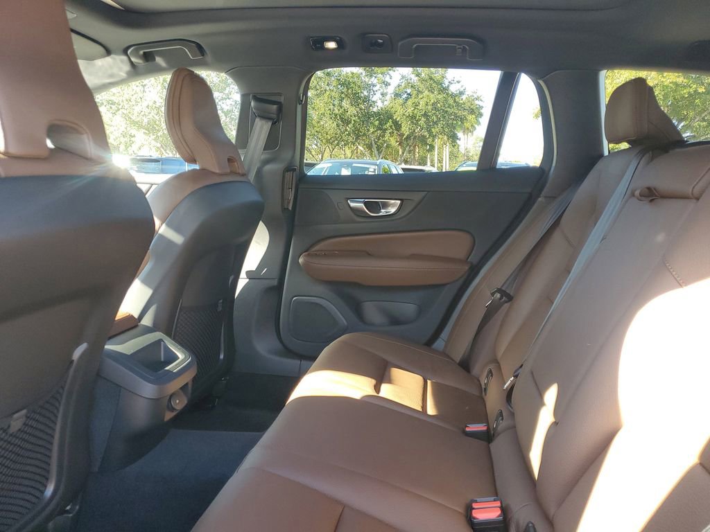 New 2026 Volvo V60 B5 Cross Country Plus image 5