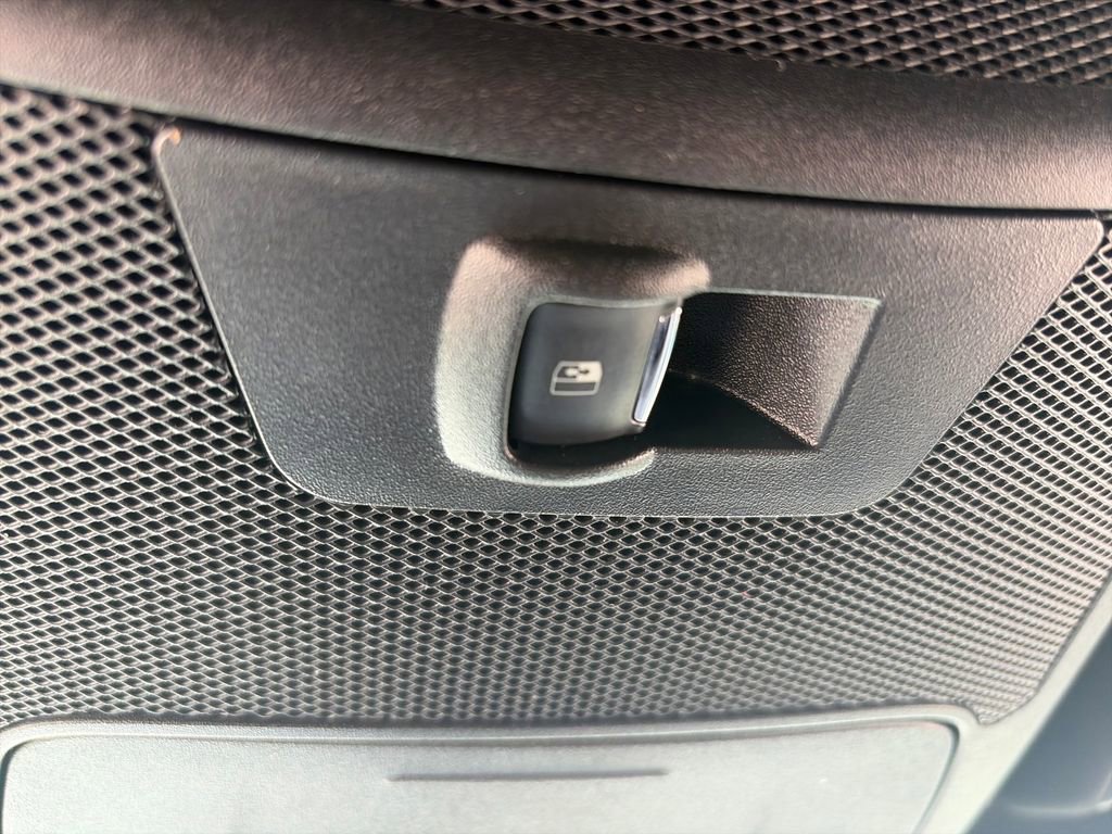 Used 2018 Ford F150 XLT w/ Equipment Group 302A Luxury AWD/4WD image 28