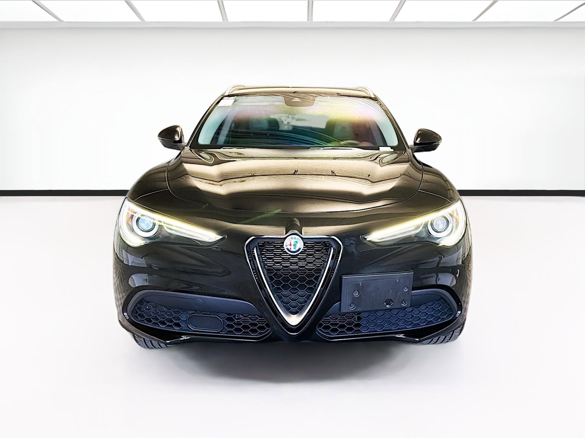 Used 2020 Alfa Romeo Stelvio image 2