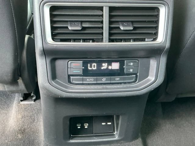 Used 2025 Volkswagen Atlas SE AWD/4WD image 18