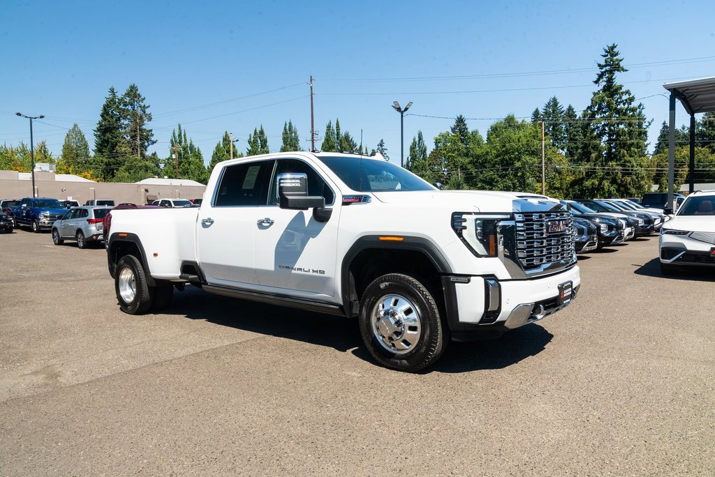 Used 2025 GMC Sierra 3500 Denali w/ Denali Reserve Package image 26