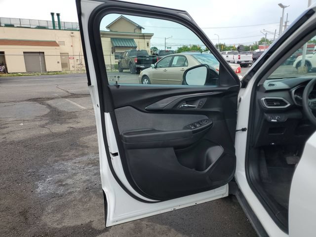 Used 2023 Chevrolet TrailBlazer LS AWD/4WD image 19