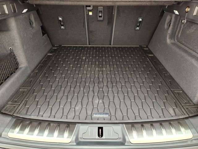 Used 2026 Jaguar F-PACE R-Dynamic S image 23