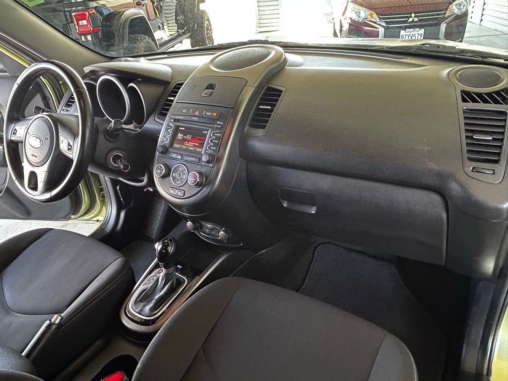 Used 2013 Kia Soul + w/ Audio Pkg FWD image 31
