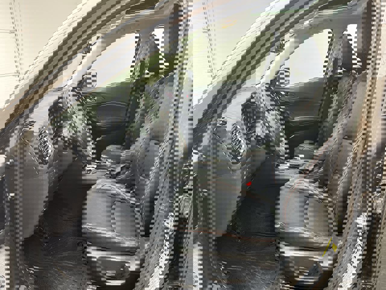 Used 2016 MAZDA MAZDA3 i Grand Touring image 3