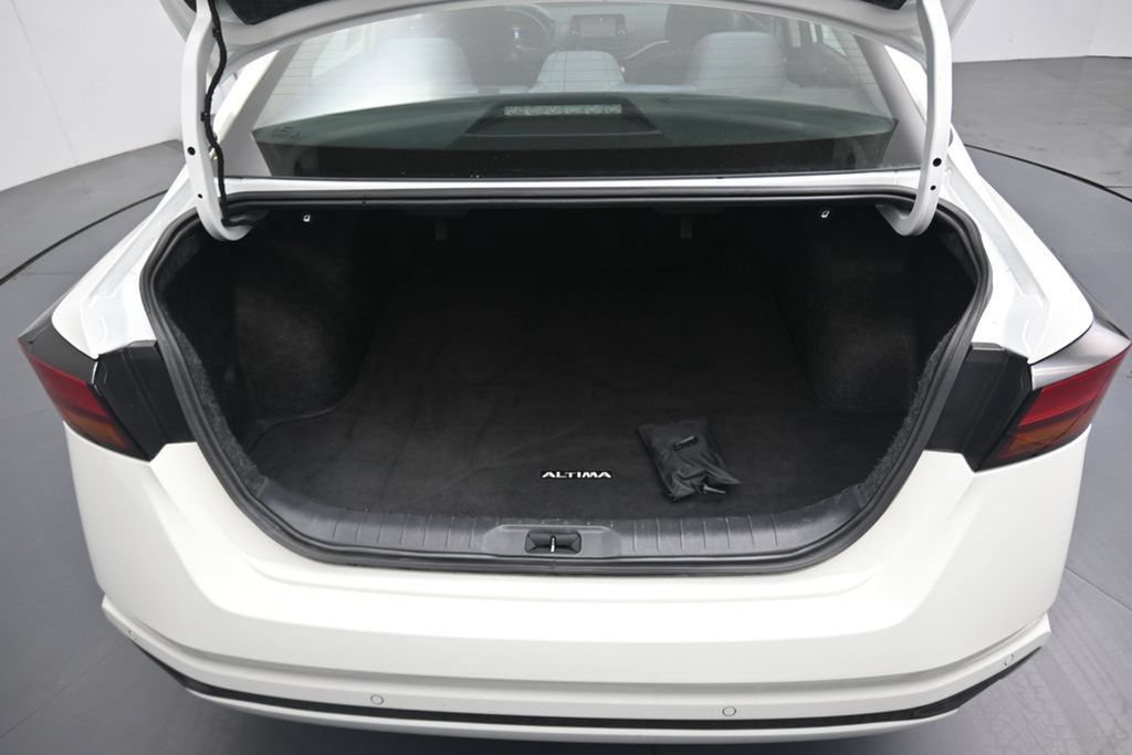 Used 2023 Nissan Altima 2.5 S FWD image 11