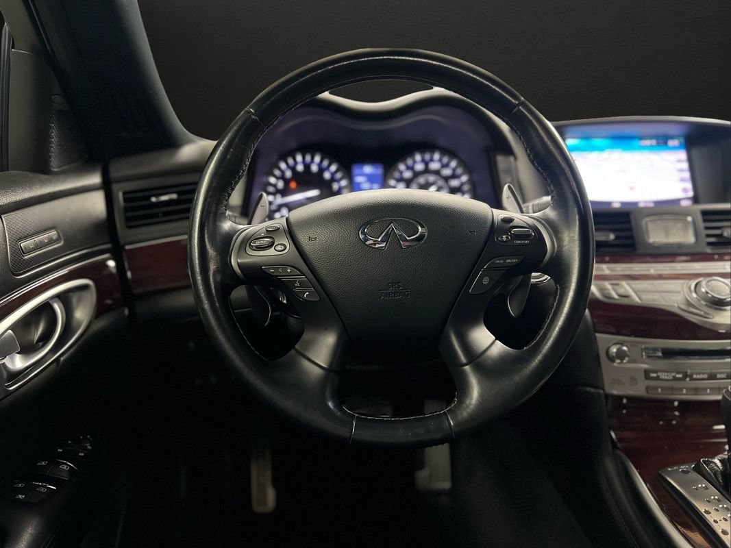 Used 2018 INFINITI Q70 Luxe w/ Sport Package AWD/4WD image 28