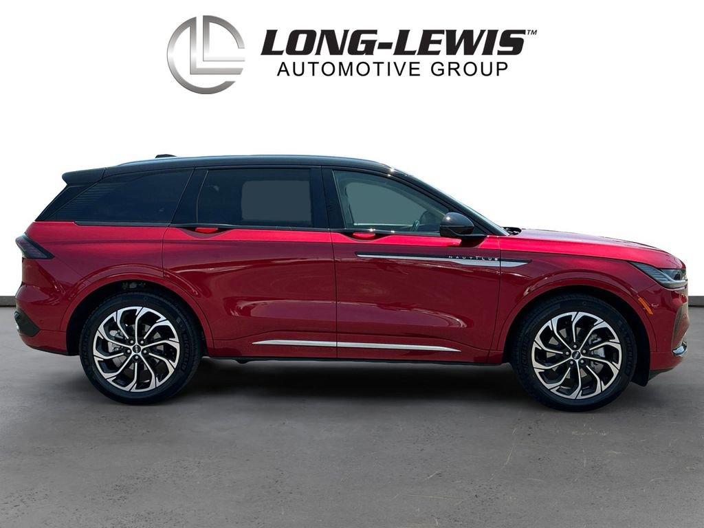 Used 2024 Lincoln Nautilus Reserve w/ Equipment Group 202A AWD/4WD image 8
