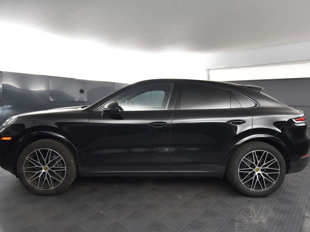 Used 2024 Porsche Cayenne Coupe image 2