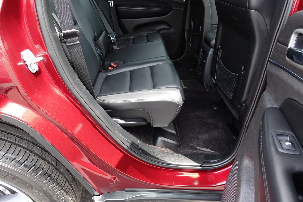 Used 2018 Jeep Grand Cherokee Limited AWD/4WD image 32
