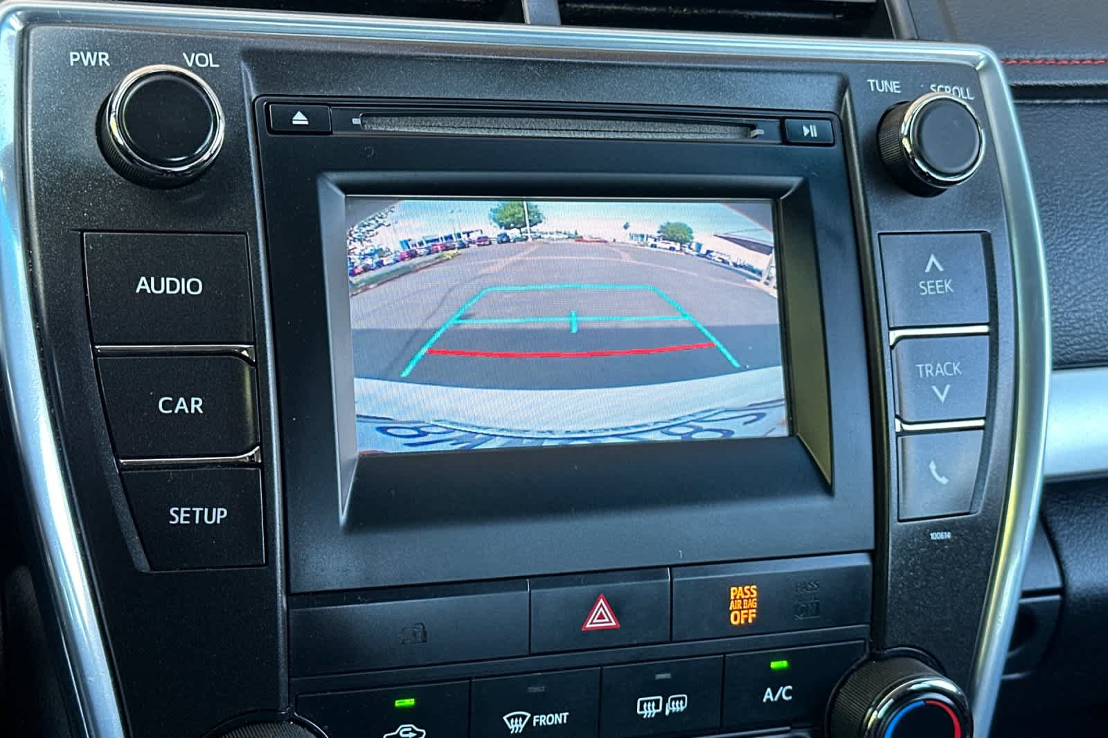 Used 2016 Toyota Camry SE FWD image 20