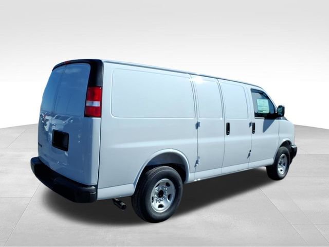 New 2026 Chevrolet Express 2500 w/ Driver Convenience Package image 3