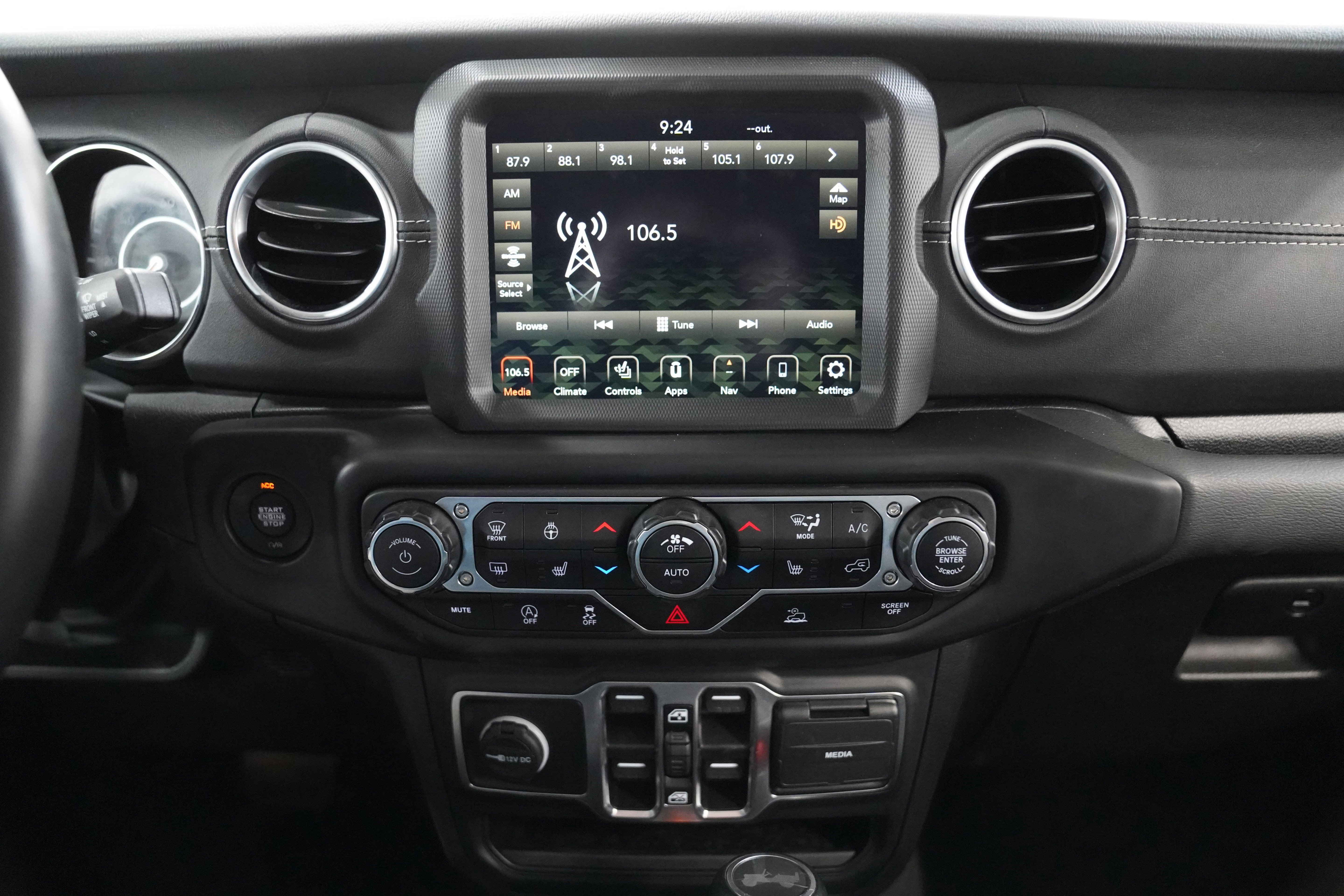 Certified 2022 Jeep Wrangler Unlimited Sahara w/ Cold Weather Group image 22