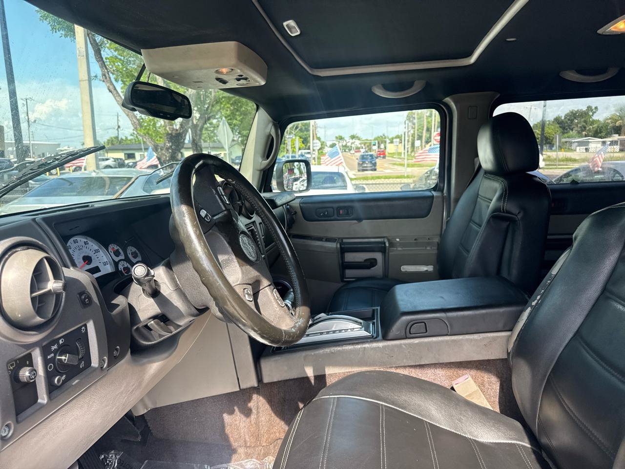 Used 2004 HUMMER H2 w/ Preferred Equipment Group AWD/4WD image 12
