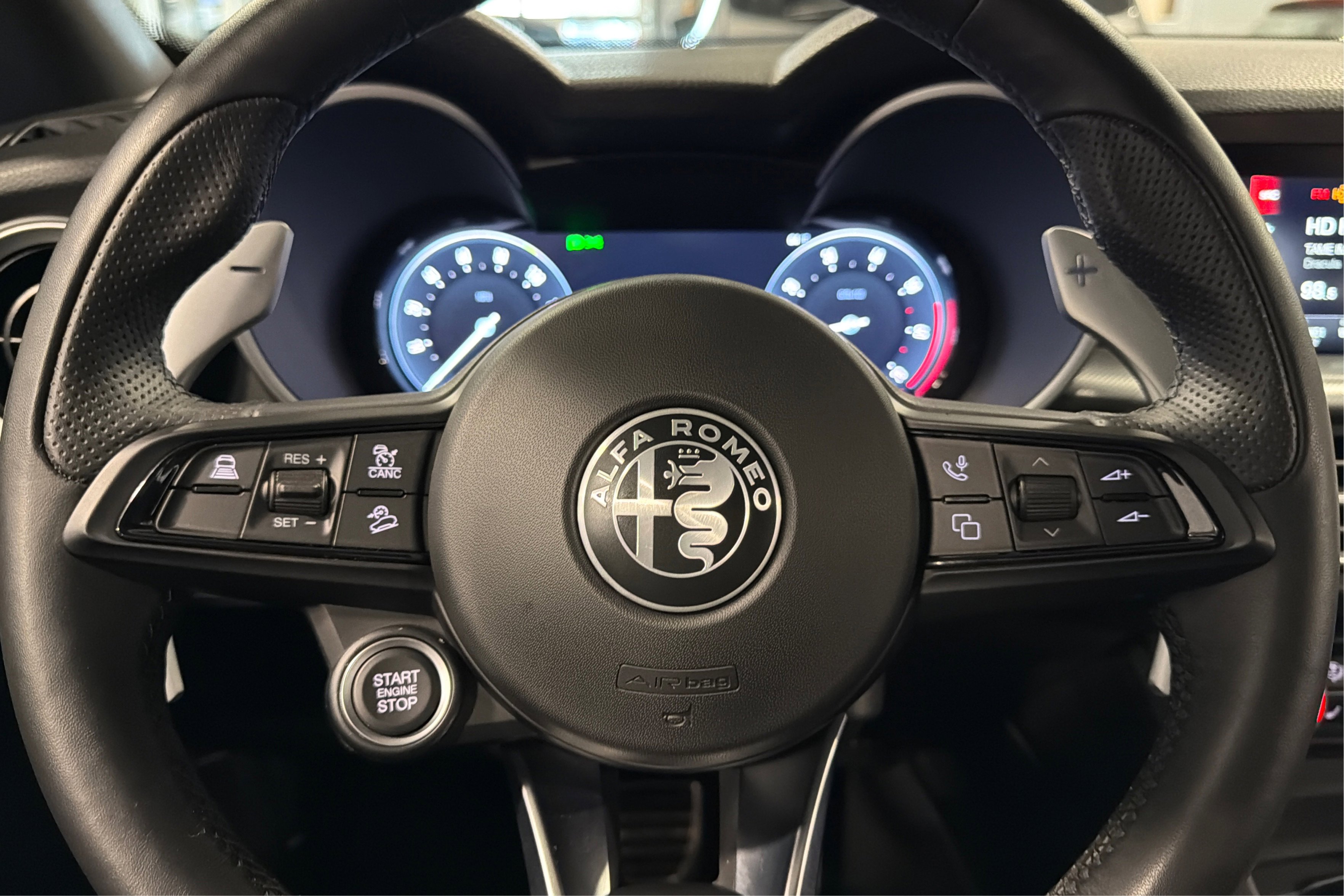 Used 2025 Alfa Romeo Stelvio Sprint w/ Veloce Package image 23