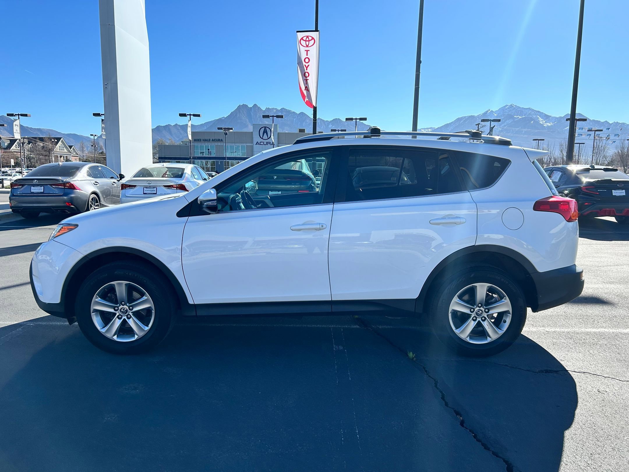 Used 2015 Toyota RAV4 XLE image 2