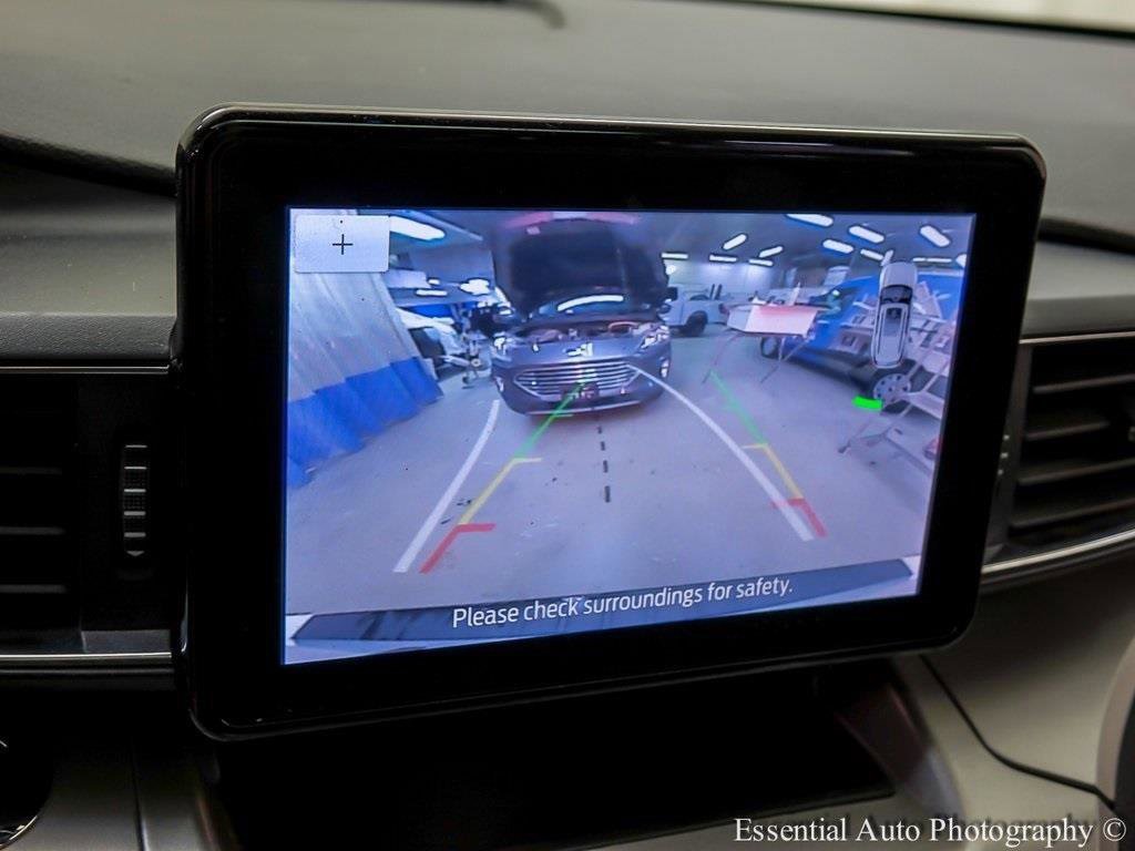 Certified 2021 Ford Explorer XLT w/ Equipment Group 202A image 18