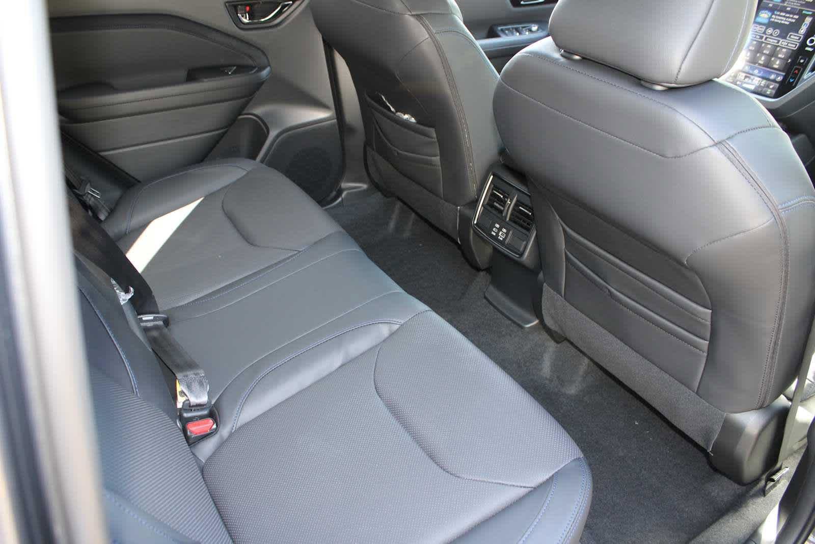 Used 2025 Subaru Forester Limited image 20