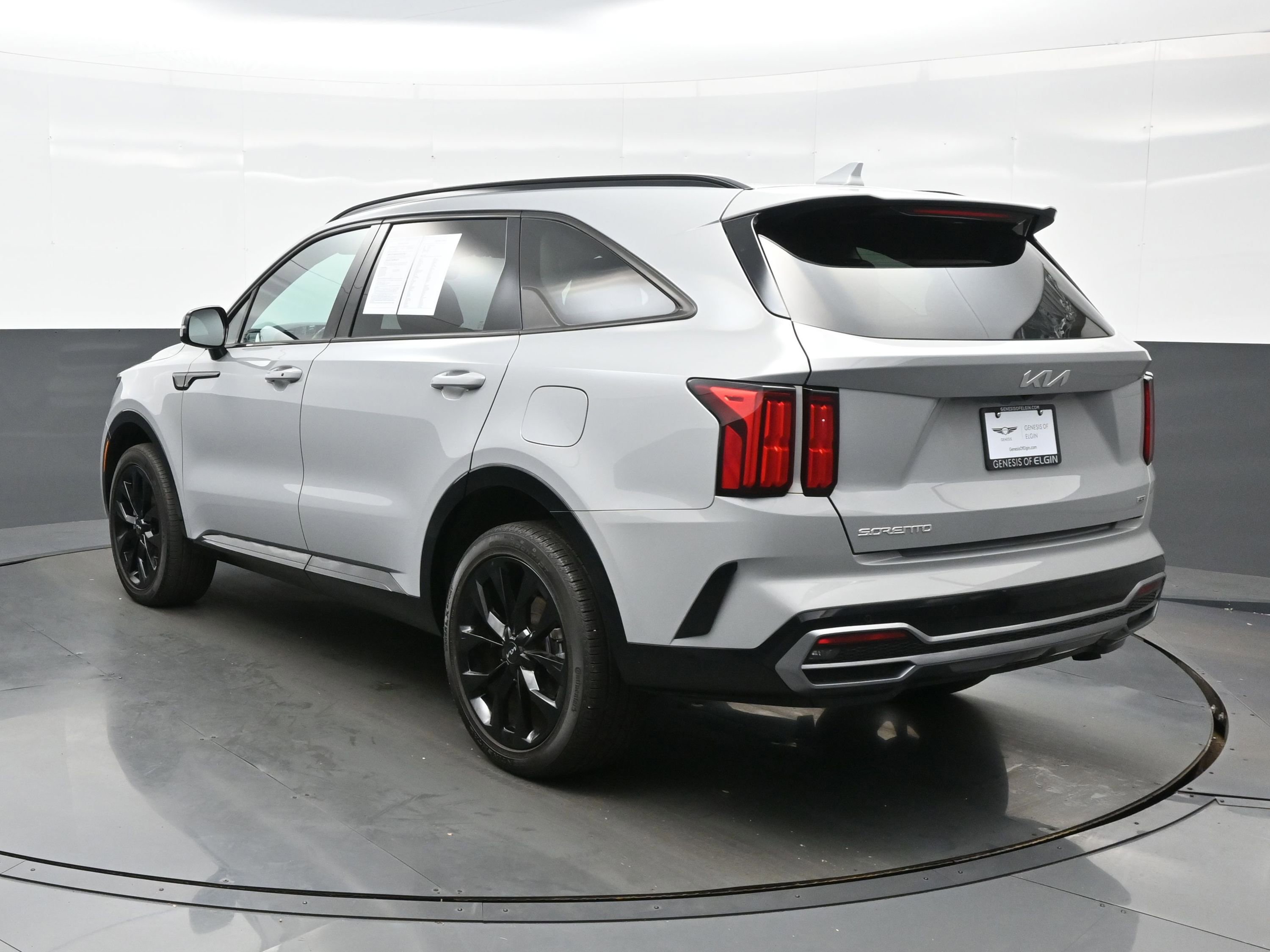 Used 2023 Kia Sorento SX image 4