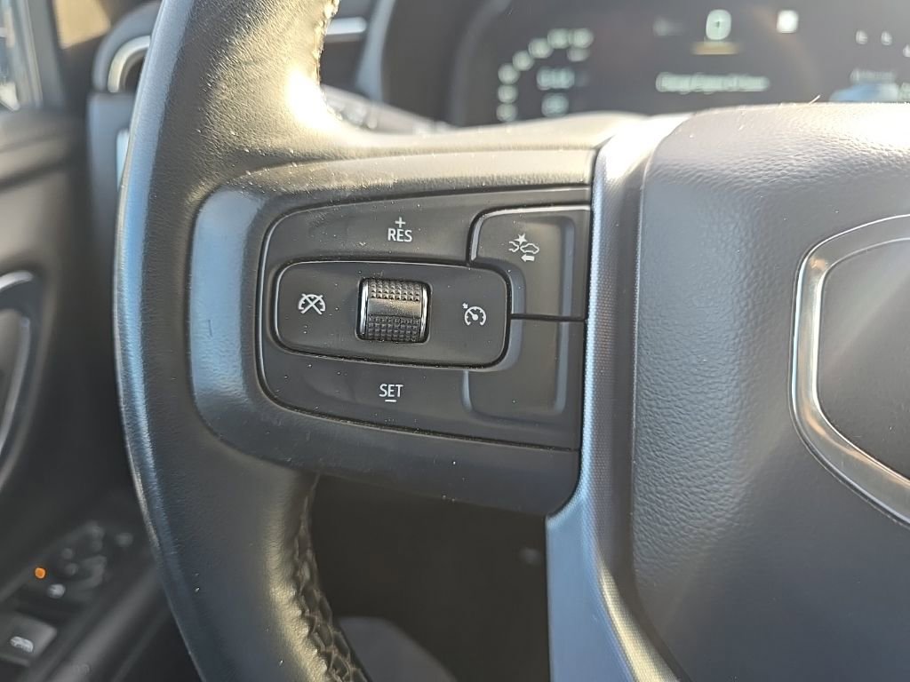 Used 2023 GMC Yukon XL SLE image 17