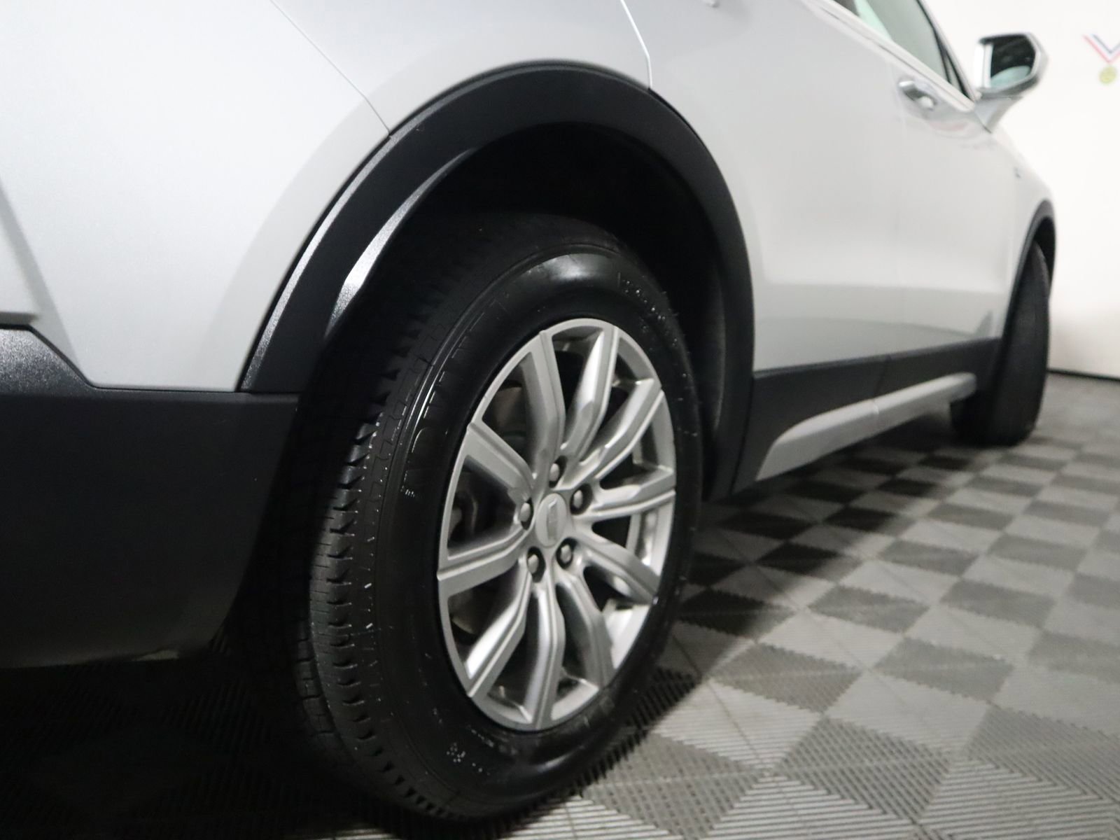 Used 2020 Cadillac XT4 Premium Luxury FWD image 16