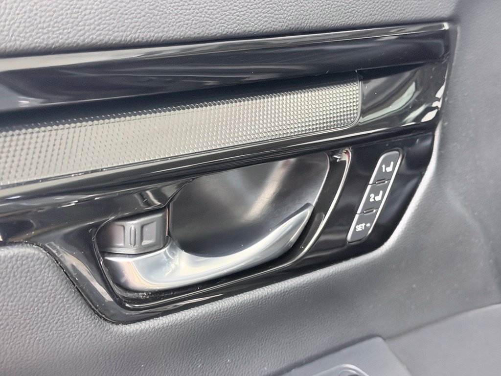 Used 2025 Honda CR-V EX-L image 9