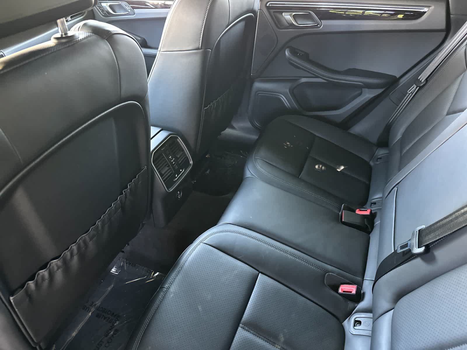 Used 2026 Porsche Macan AWD/4WD image 13