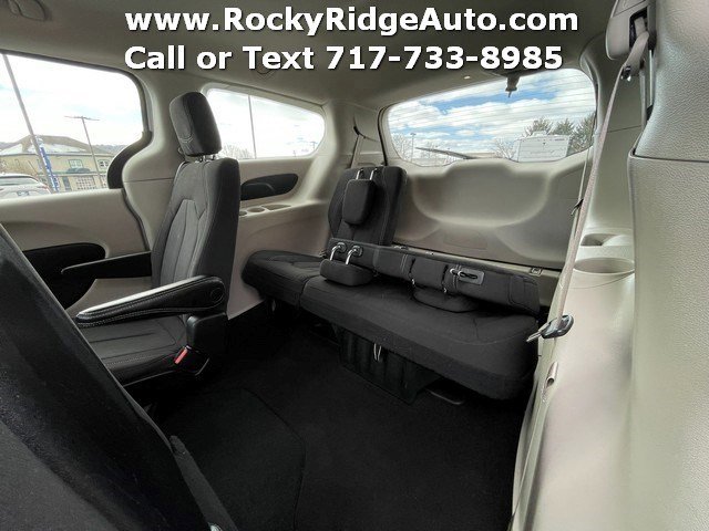 Used 2023 Chrysler Voyager LX image 34