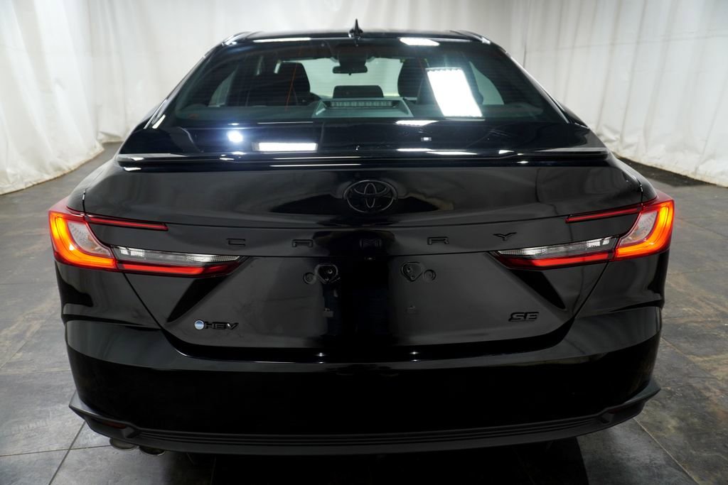 Certified 2025 Toyota Camry SE image 5