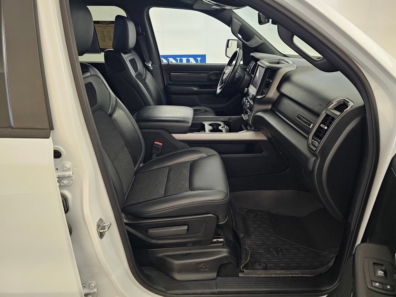 Used 2023 RAM 1500 Big Horn AWD/4WD image 23