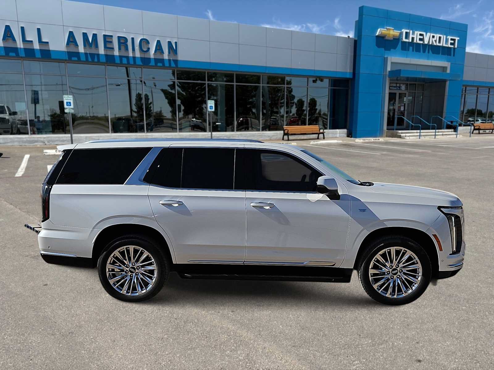 Used 2025 Cadillac Escalade Premium Luxury AWD/4WD image 9