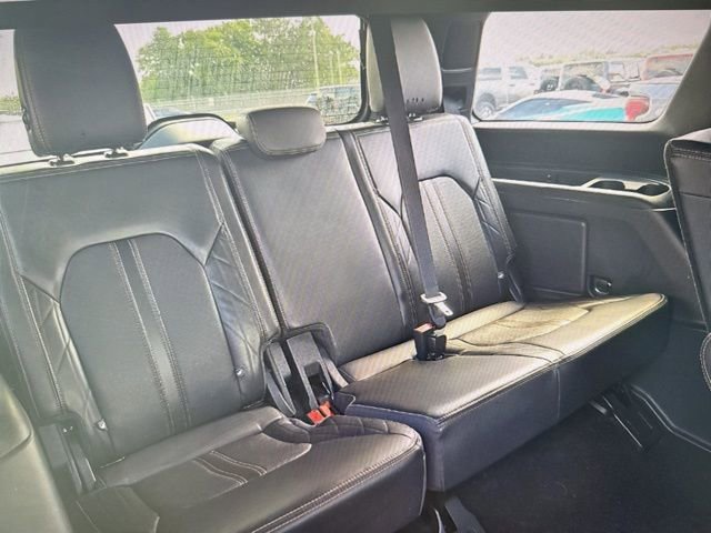 Used 2022 Ford Expedition Platinum image 26