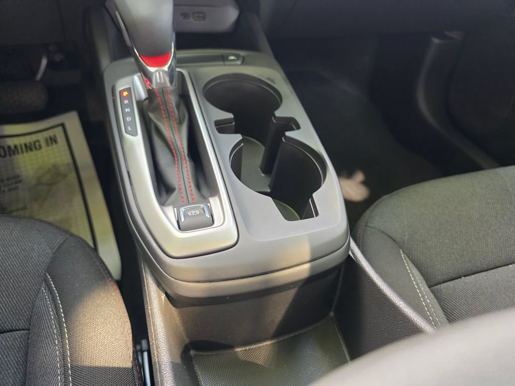 Used 2025 Chevrolet Trax RS w/ Sunroof Package FWD image 24