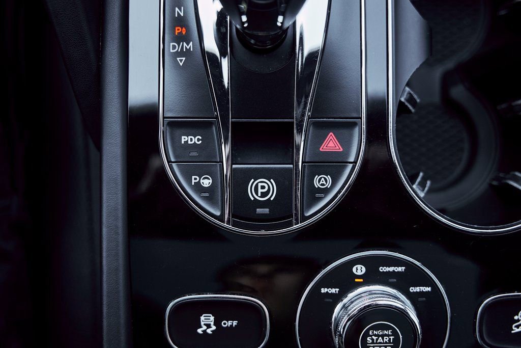 Used 2022 Bentley Bentayga image 65