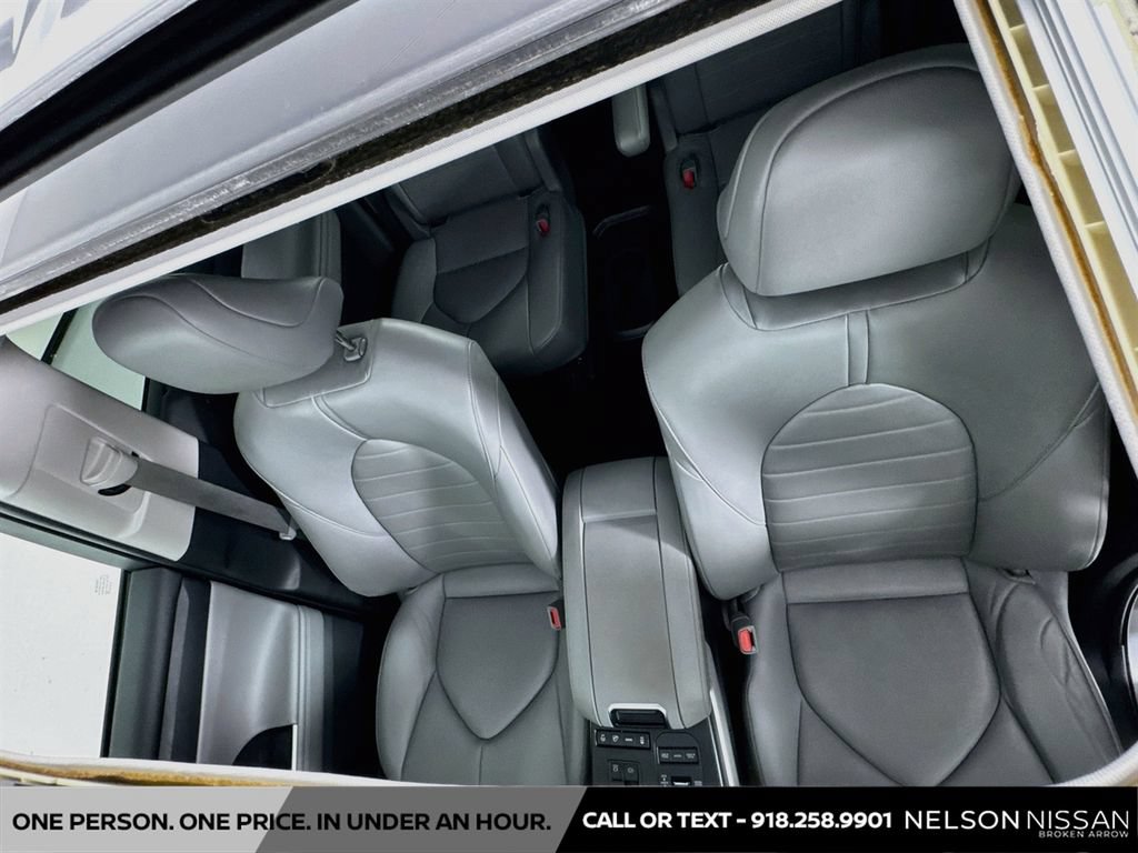 Used 2022 Toyota Highlander XLE AWD/4WD image 21