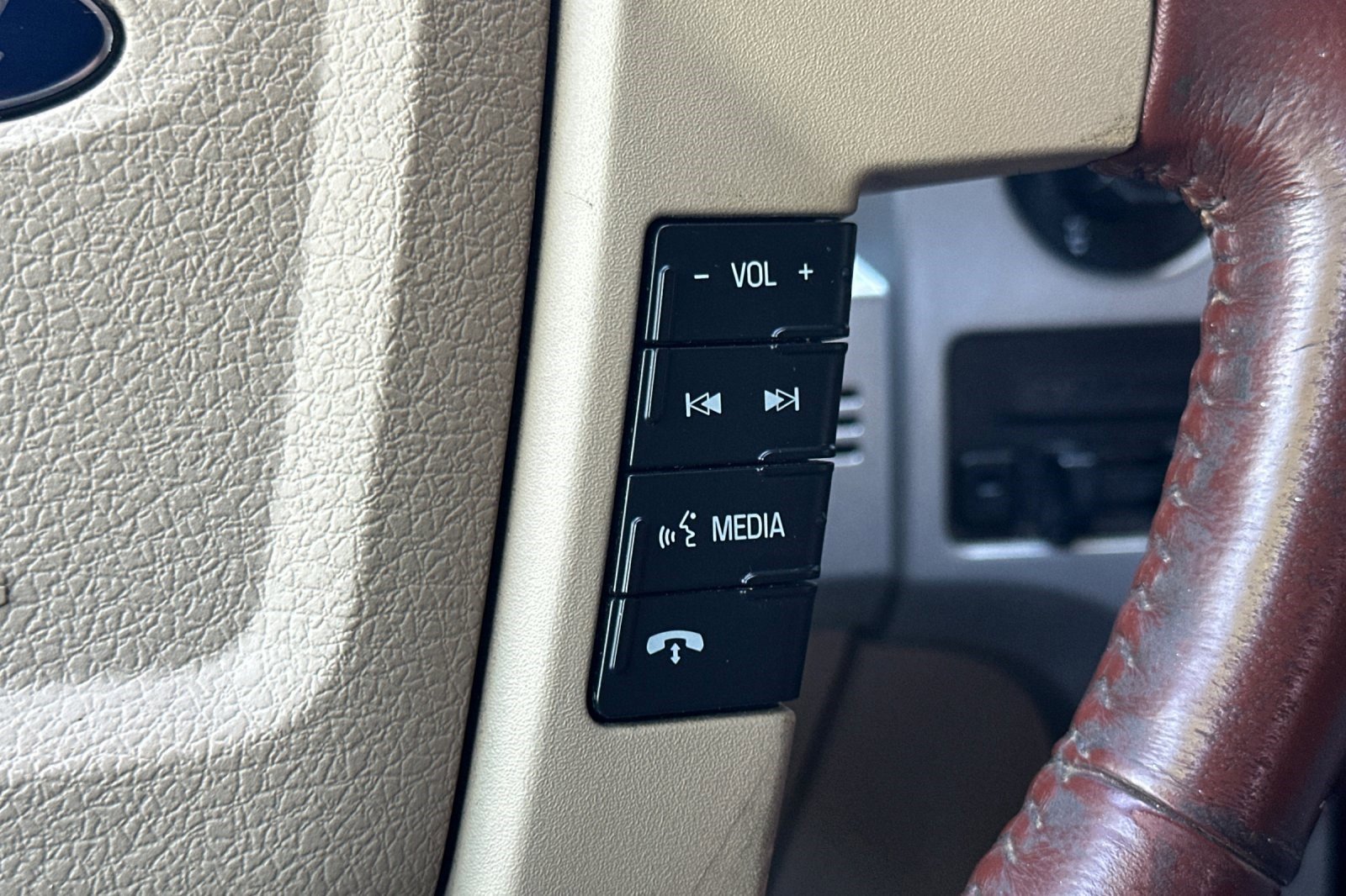 Used 2014 Ford F150 King Ranch w/ King Ranch Luxury Package AWD/4WD image 28