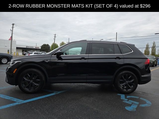 Used 2024 Volkswagen Tiguan SE w/ Panoramic Sunroof Package AWD/4WD image 5