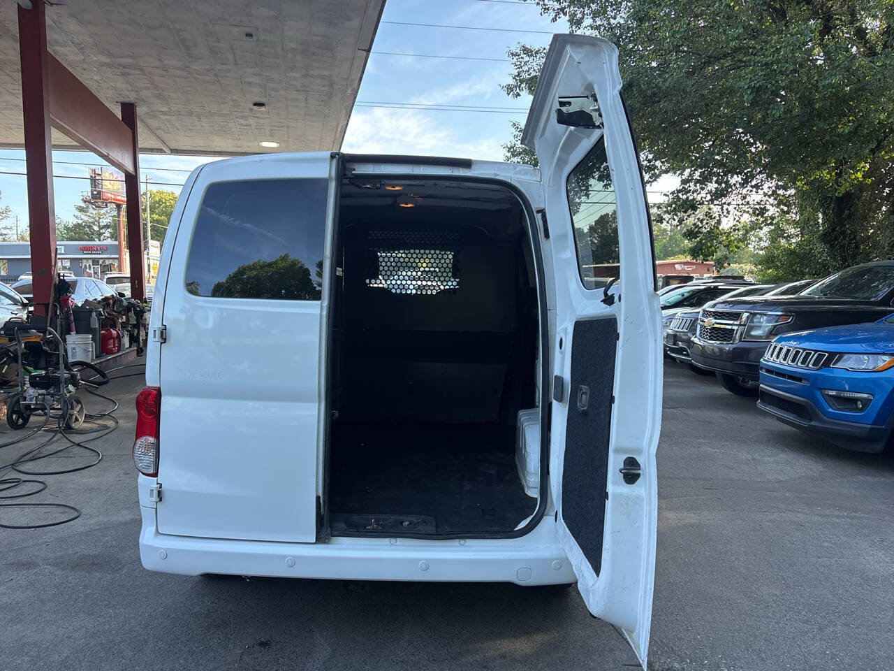 Used 2021 Nissan NV200 SV w/ Back Door Glass Package image 16