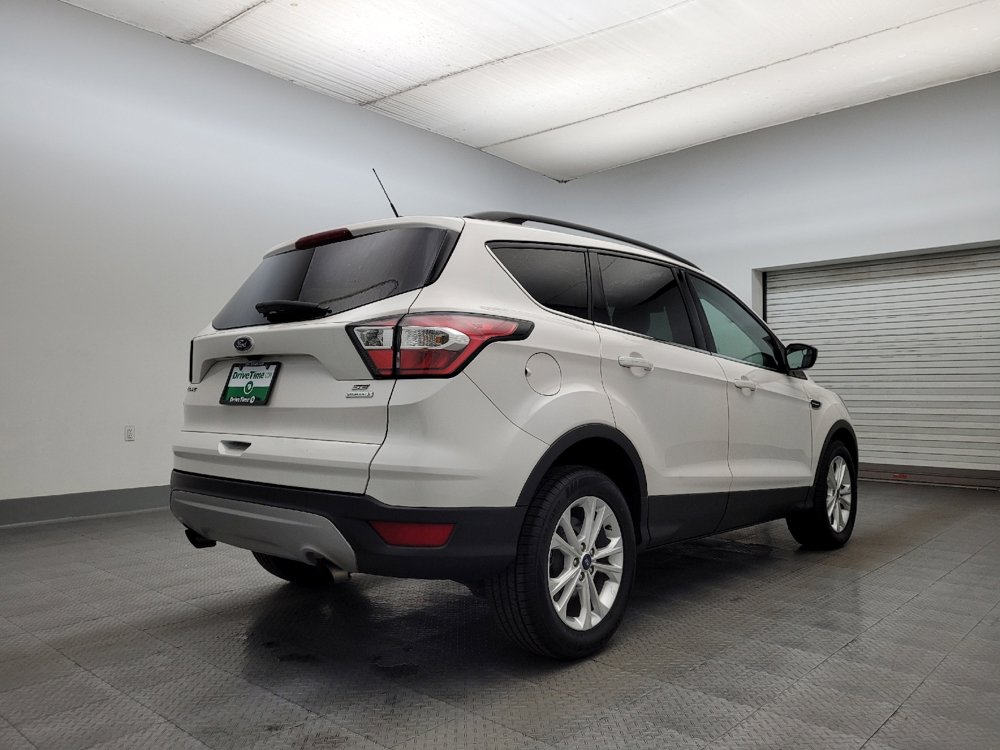 Used 2018 Ford Escape SE w/ SE Sync 3 Package image 9