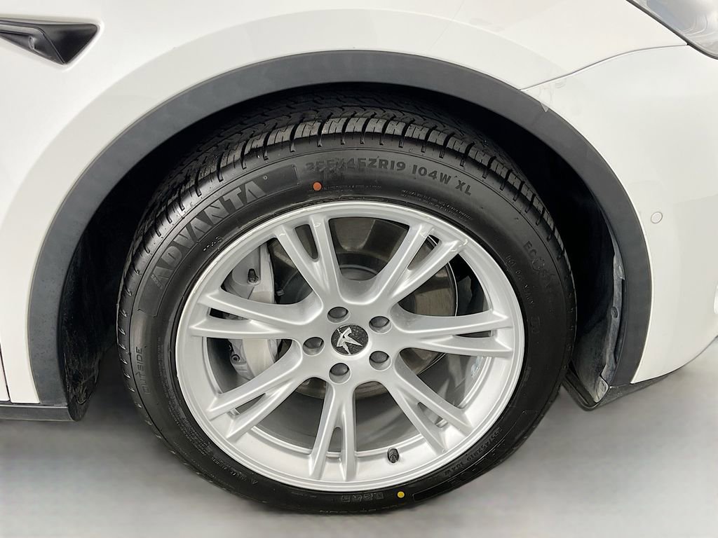 Used 2021 Tesla Model Y Long Range image 34